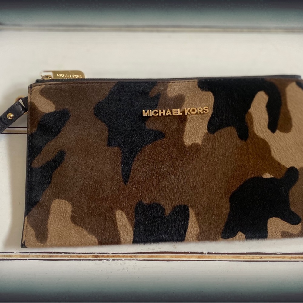 EUC Michael Kors Calf Hair/Leather Camo Wristlet